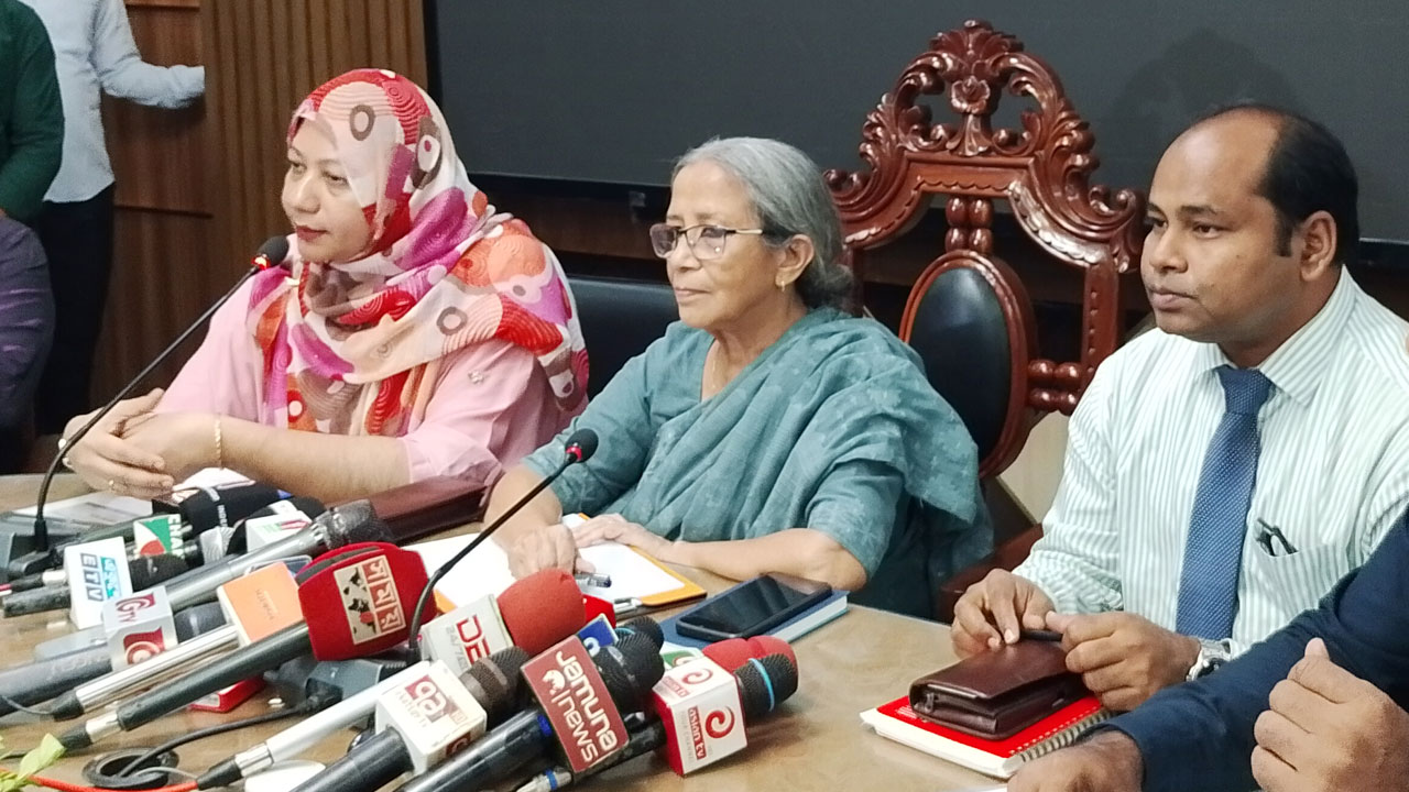 ভারতের অনুরোধে ইলিশ পাঠানো হচ্ছে: কুড়িগ্রামে মৎস্য ও প্রাণিসম্পদ উপদেষ্টা