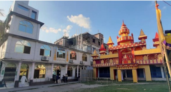 লালমনিরহাটে বাংলাদেশ স্বাধীন হওয়ার পর কালী মন্দিরের পাশে দুর্গামন্দির : একই আঙিনায় মসজিদ-মন্দির, সম্প্রীতির বিরল দৃষ্টান্ত