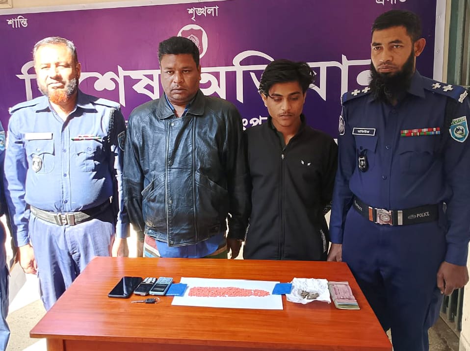 রংপুরের‌ পীরগাছায় ইয়াবা গাঁজা ও নগদ টাকাসহ আটক-২