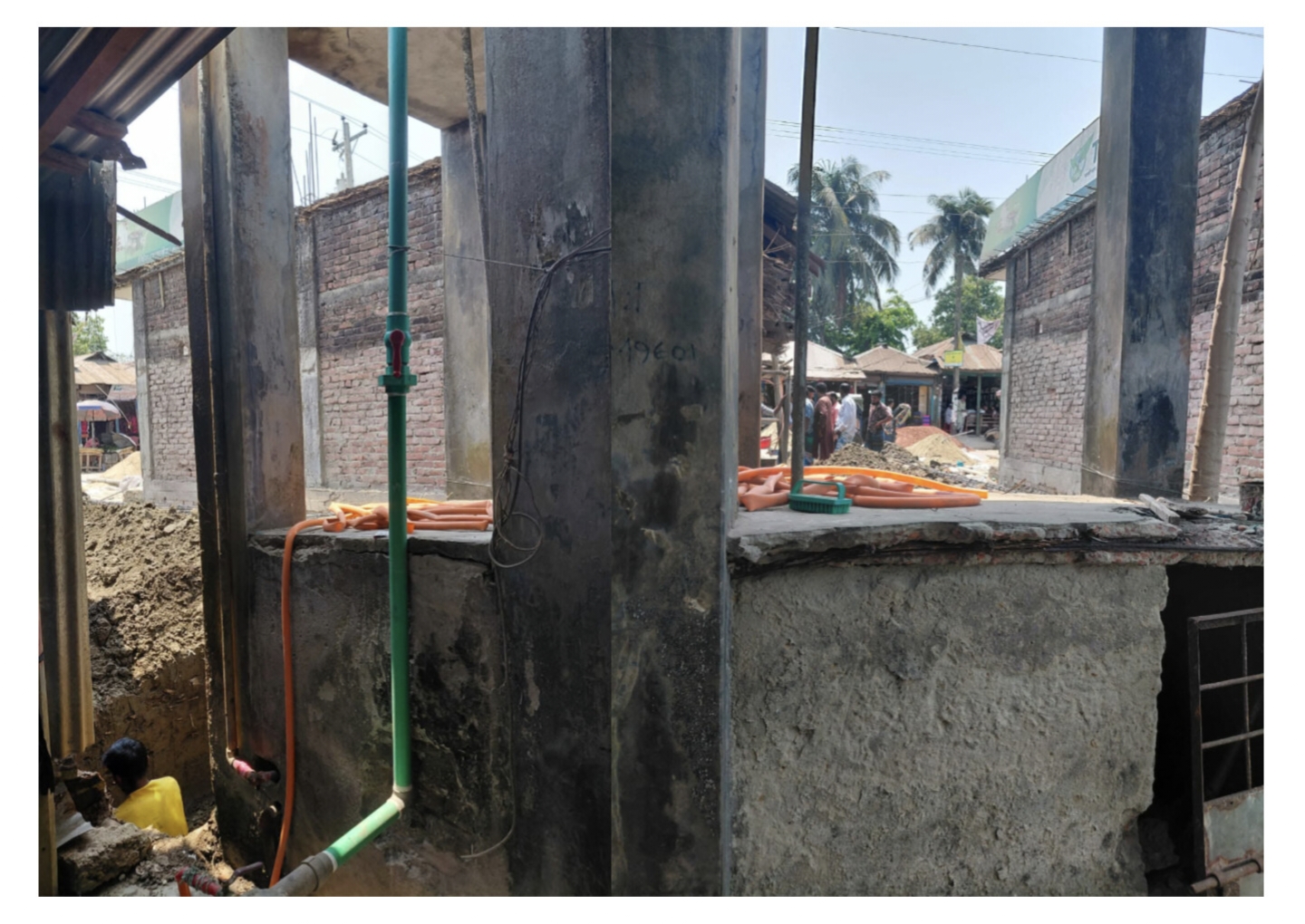‎কমলনগরে মসজিদের জায়গা দখল করে দোকানঘর নির্মাণ করছেন বিএনপি নেতা