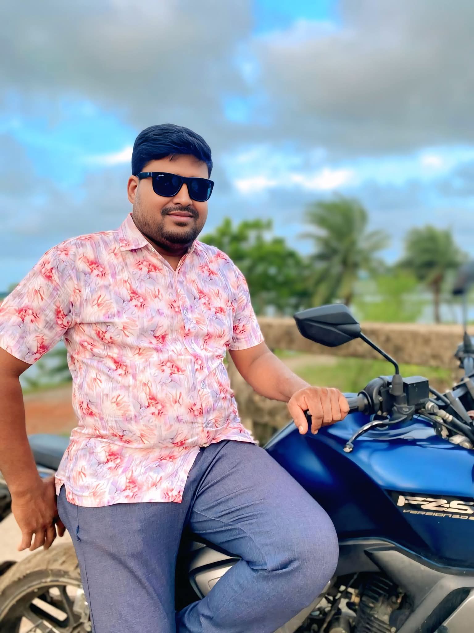 তালা ইসলামকাটি সাব-রেজিস্ট্রার অফিস সহায়ক জাহঙ্গীরের বিরুদ্ধে দুর্নীতির অভিযোগ
