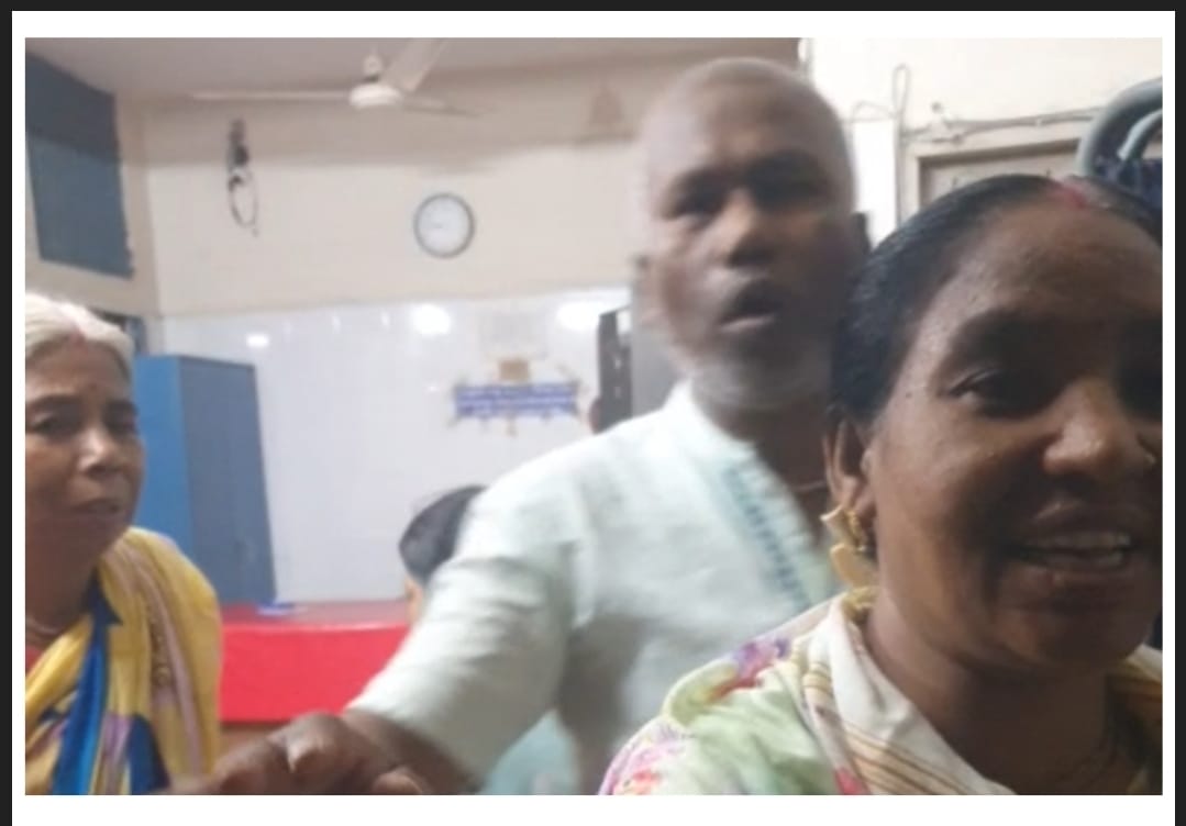 জরুরি বিভাগে বহিরাগত মাধবের রাজত্ব, তারাগঞ্জ স্বাস্থ্য কমপ্লেক্সে চরম অব্যবস্থাপনা