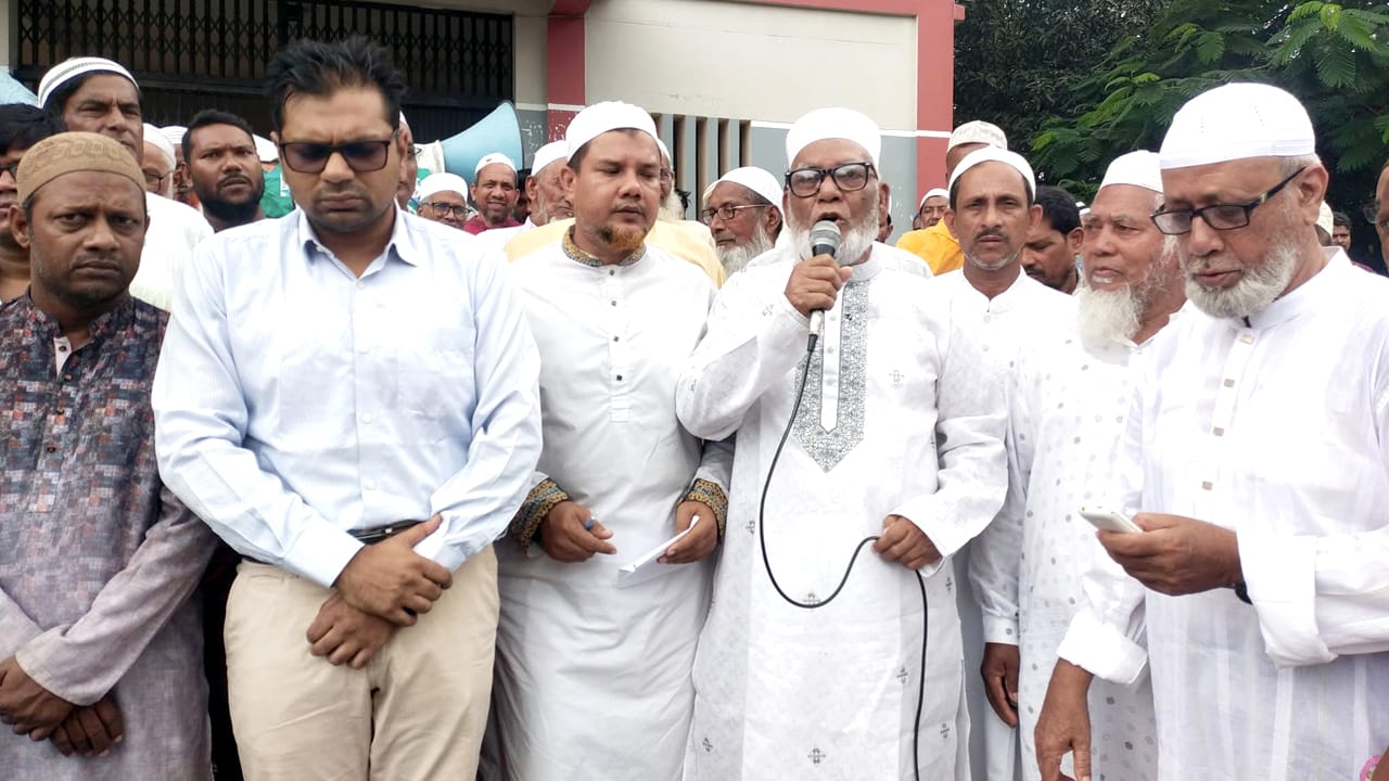 শিবগঞ্জে বীরমুক্তিযোদ্ধা আশরাফুল মাস্টার রাষ্ট্রীয় মর্যাদায় সমাহিত