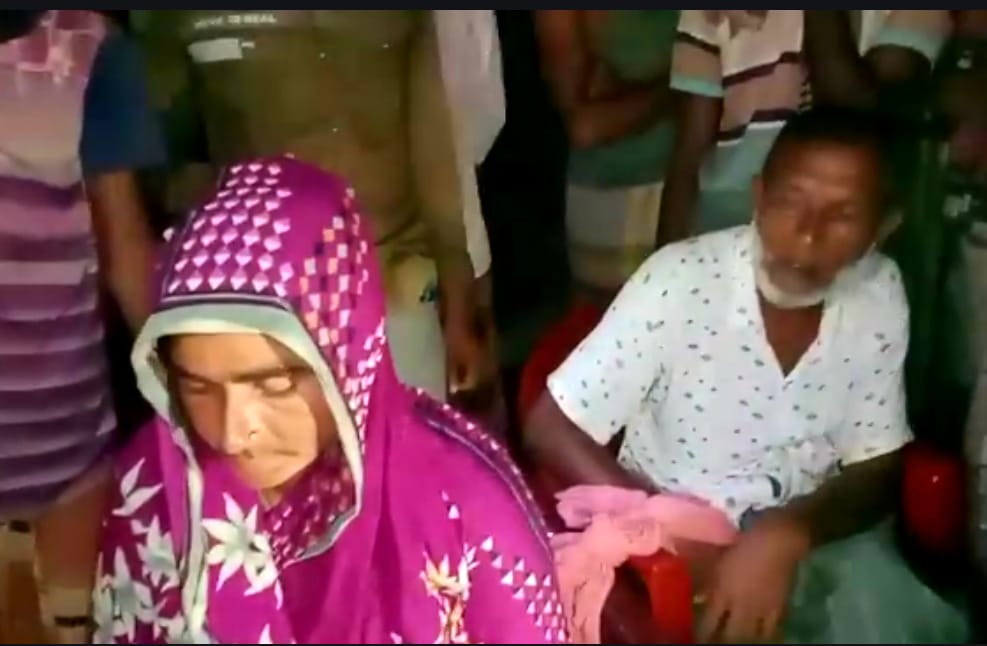 কুড়িগ্রামে পরকীয়া করতে গিয়ে এলাকাবাসীর হাতেনাতে ধরা