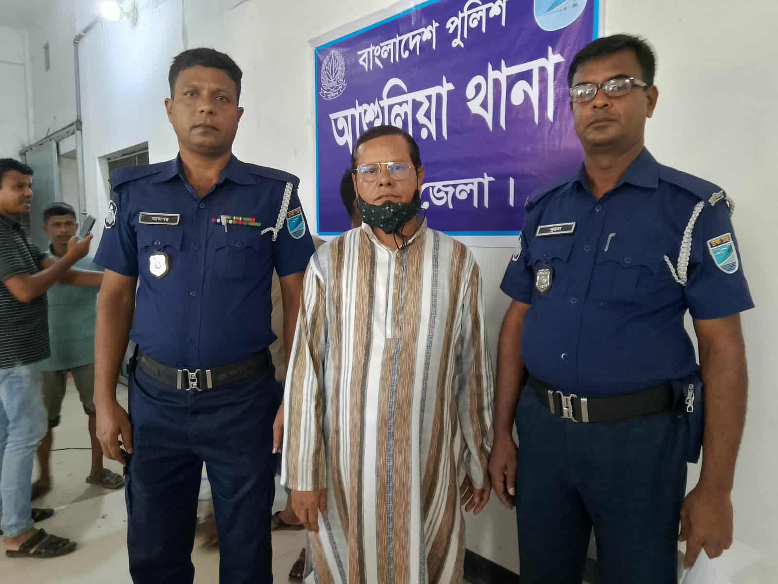পুলিশের ভূমিকা নিয়ে প্রশ্ন ছাত্র হত্যা মামলার আসামি ‘কিলার শিকদার’ গ্রেপ্তার, কিন্তু চাঁদাবাজি মামলায় আদালতে প্রেরণ