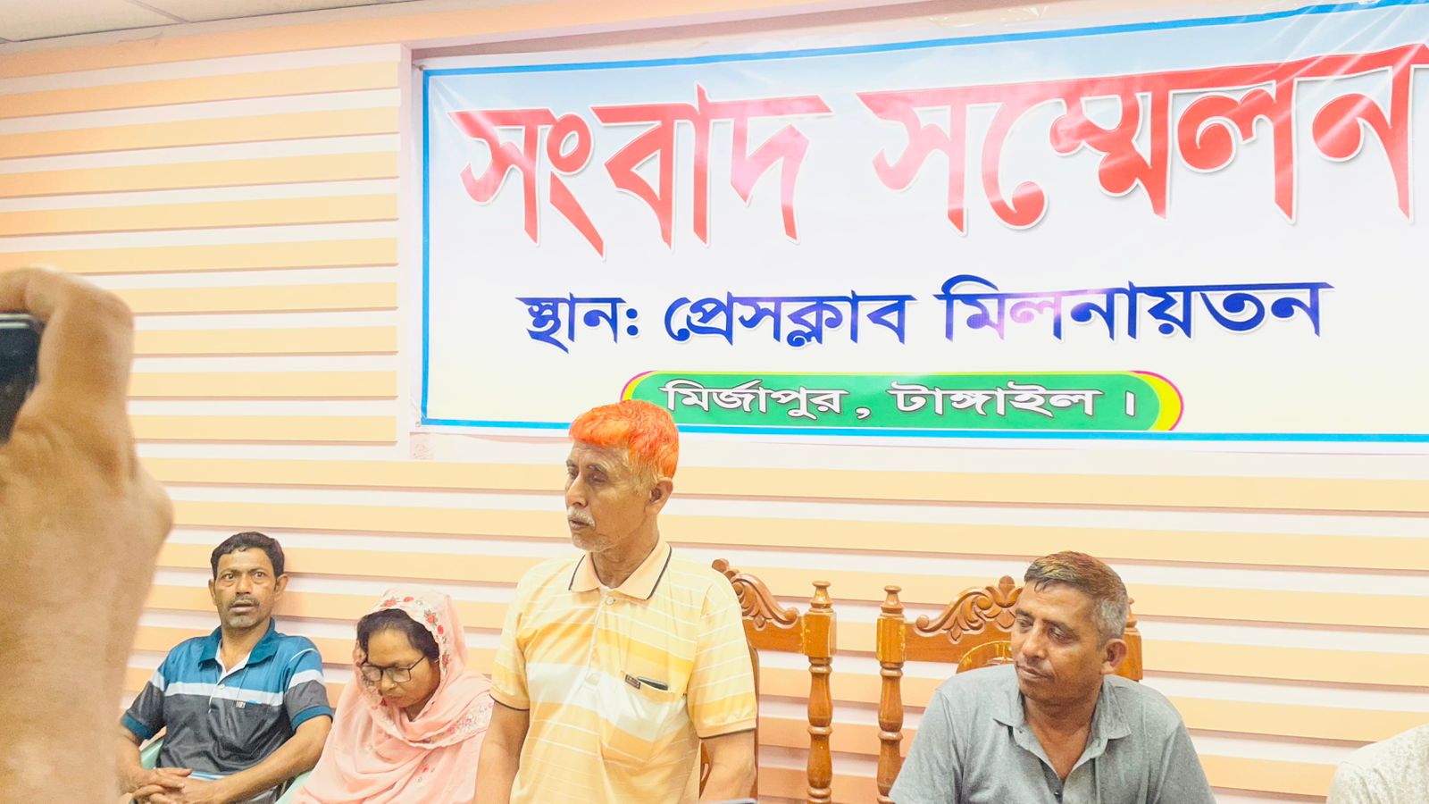 চাঁদা না দেওয়ার অভিযোগে ক্ষুদ্র ব্যবসায়ীকে মিথ্যা মামলায় ফাঁসানো এবং ভূয়া সাক্ষী দাঁড় করানোর অভিযোগ উঠেছে টাঙ্গাইলের মির্জাপুর উপজেলা স্যানিটারি ইন্সপেক্টর ইসরাত জাহানের বিরুদ্ধে