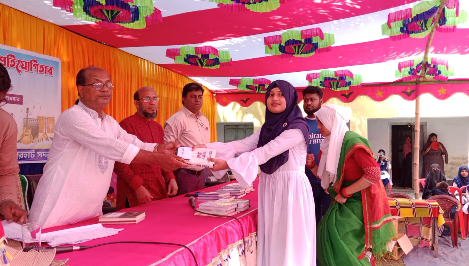 বাগেরহাটে মধুদিয়া ইচ্ছাময়ী মাধ্যমিক বিদ্যালয়ে দুই দিনব্যাপী সাংস্কৃতিক ও ক্রীড়া প্রতিযোগিতা শেষে পুরস্কার বিতরণী অনুষ্ঠিত