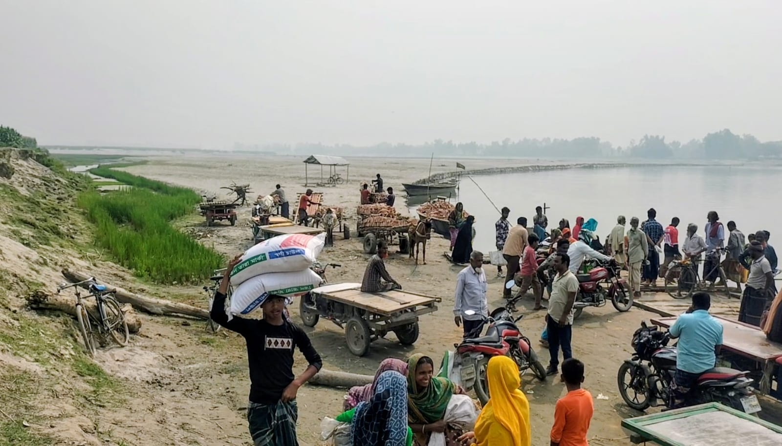 সেতুর অভাবে ভোগান্তি শালজোড়ের মানুষের