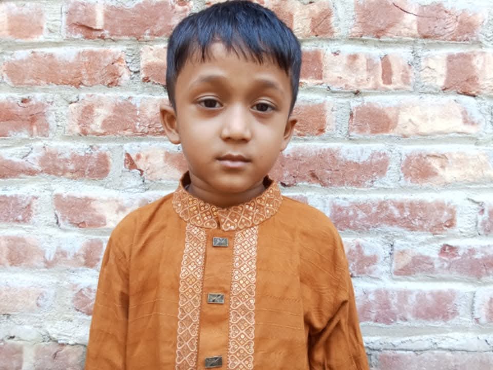 রাজারহাটে মরণব্যাধি ক্যানসার আক্রান্ত শিশু ফাহিম বাঁচতে চায়-