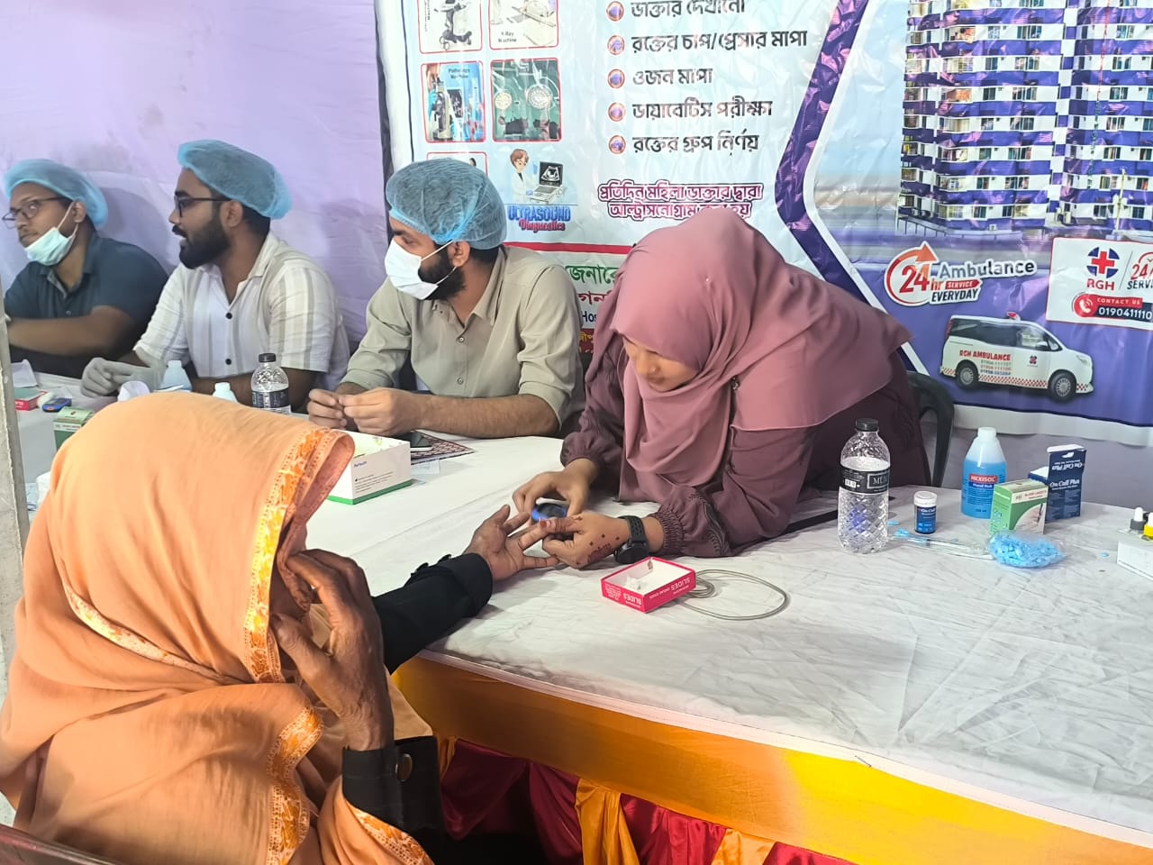 কালিয়াকৈরে রুমাইসা জেনারেল হাসপাতালের উদ্যোগে ফ্রি মেডিকেল ক্যাম্প অনুষ্ঠিত হয়