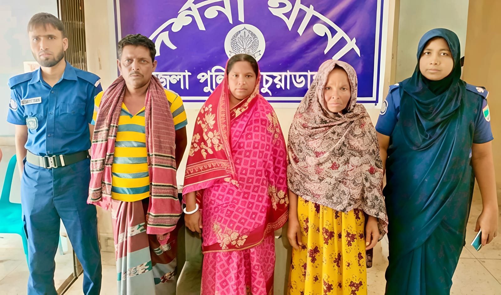 দর্শনায় হাঁস-মুরগি চুরির দায়ে স্বামী-স্ত্রীসহ ৩ জনের কারাদণ্ড