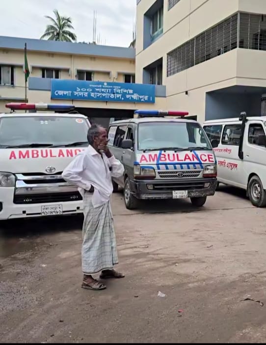 লক্ষ্মীপুর সদর ১০০ শয্যা হাসপাতালে দালালচক্রের দৌরাত্ম্য: জিম্মি দর্শনার্থী ও রোগীরা, চরম ভোগান্তি